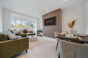 New Stunning Modern 2 Bedroom Apartment in Mill Hill next to Train Station!